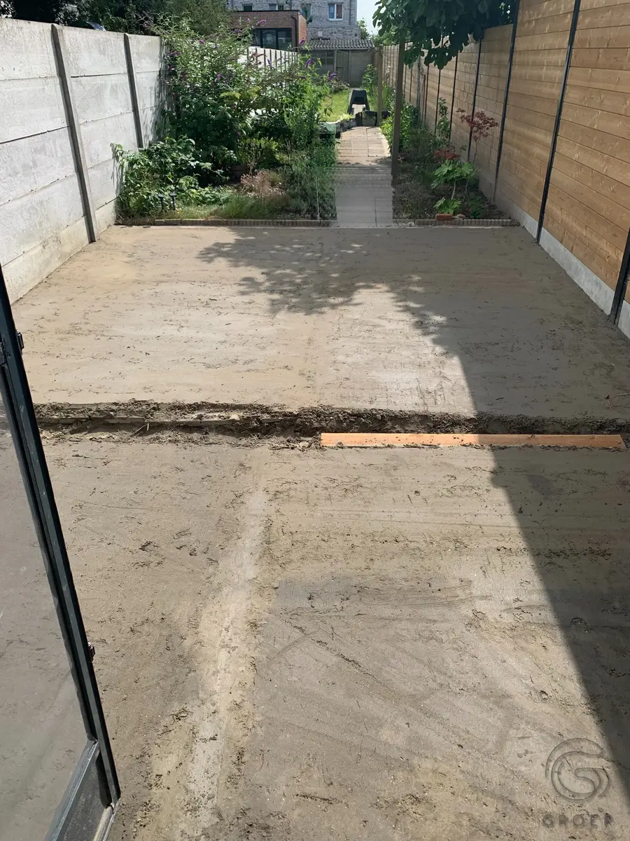 Voorbereide ondergrond voor terrastegels